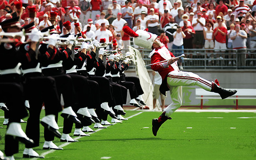 So I'm the drum major's girlfriend :D I tweet about  cute moments drum majors have & the sweet things he does. #teammusic #teammarchingband #Teamfollowback