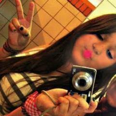 Eu ??
Simplesmente a garota que vsê nuunk vai ser..
Satiisfeiita?? 
Nuum vim almentar minhas qualidades, neem pra
diminuir meu defeitos...