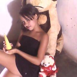 sou Renata tenho 16 anos e amo Rebeldes...