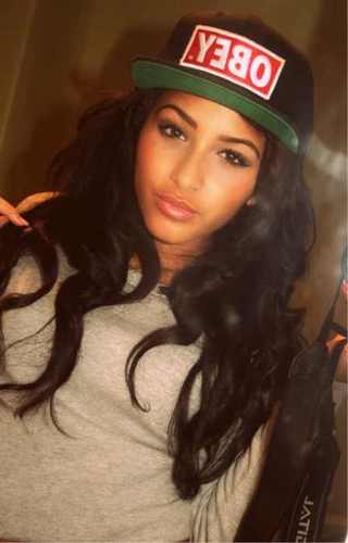 19; freshman at Mizzou; dancer;Model. If your lost, follow me3