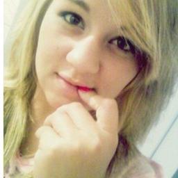 Canceriana, SANTOS ♥',  DEUS ,' ' sincera e ciumenta. :3 Gêmea da @_rachelhansen ,   SÓ DO @SeuGarotoFeio Quer mais? Aperte #follow e seja feliz #rawr