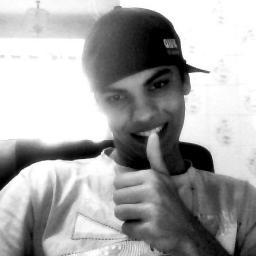 Twitter Oficial !  ''A vida ta me ensinando a viver com grandes decepções''