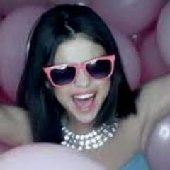 Hee He.. sou do tipo de garota  que ten personalidadii propria *--------* imitar o jeiot de ser das pessoas e coisa ultrapassada ok shuashua  ♥♥♥