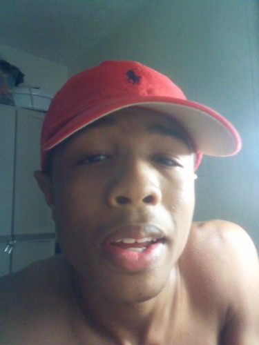 follow me and i bet money dat ill follow u bak :-/:-/:-/:-/ serious faces.