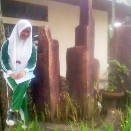 TK al-Abrar Pakan Sinayan, SDN22 Pakan Sinayan, SMPN2 Bukittinggi, SMAN1 Bukittinggi,
Sekarang Mahasiswi Minang Ilmu Komunikasi IMTelkom 2012 kelas G