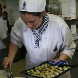 LaurenVB14's profile picture. I am a silwood graduate!!! And I own a cake business in cape town