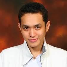 Hanya layang-layang yang menentang angin yang mampu berkibar tinggi di angkasa.