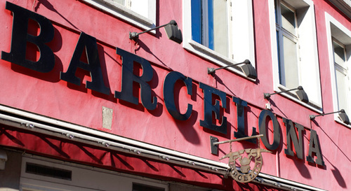Restaurant Barcelona ligger på Fælledvej nr. 21 på Nørrebro - Et stenkast fra det populære Skt. Hans Torv og lige indtil City over Dronning Louises bro