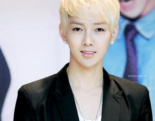 PHP_AJAXJae's profile picture. VRP @PHP_RPent A-JAX JAEHYUNG. 90lines, Visual. @PHP_SeohyunGG is not only on my bio, but she is also on my heart. FOLLOW THE REAL ONE @Ajax_JH90 #VisualSquad