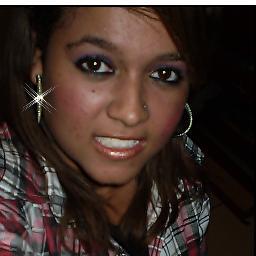 Que vive com α cαbeçα nα luα, com músicα no ouvido e corαção nα bocα  ♥