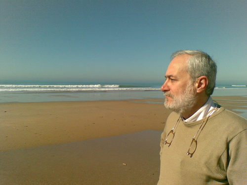 mavigu002's profile picture. Médico. Soy andaluz pero ante todo soy coautor circunstancial de La Humanidad y me gustaría que me dejaran SER quien SOY