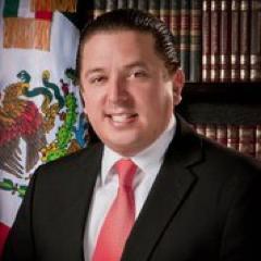 Ex Presidente Municipal de Mexicali , Casado con Memis Pedrero y Padre de JF, ME y JE . Fanático de los Deportes y siempre con una actitud positiva