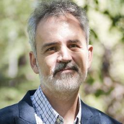 Dedicado día a día a las emociones, la inteligencia emocional y la educación desde hace 15 años. Experto en Coaching y profesor de ESO. Director de @EduEmoEsc