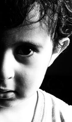 ﻷ أشق عصا طاعه ولست محرضا في عنقي بيعه ورثتها أب عن جد وتستجد مع كل صبح يوم جديد.ولايمنعني هذا من المطالبه بحقي في ثروات وموارد بلادي.والتشهير بمن يخون امانه