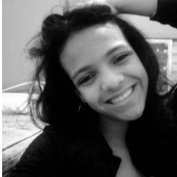 Eu sumi? Eu to diferente? Eu to estranha? Não, eu só cansei de ser idiota e parei de correr atrás de quem não merece nenhum esforço meu.
Agora to de voltar :D