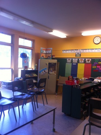 Nous sommes une classe de 1re année. Nous désirons communiquer avec d'autres classes.