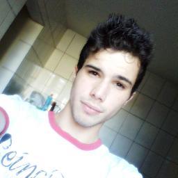“Se te faz sorrir, é porque te faz bem. Se te faz bem, não deixe escapar.”