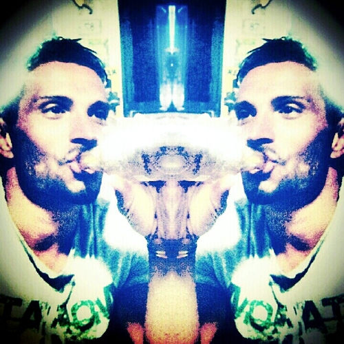 Msanca81's profile picture. ......Io sono cosí xche' rispecchio quello che ho dentro.....(J.M.)