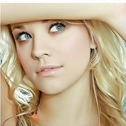 hello my name is valentina martinez i have 19 years and live in