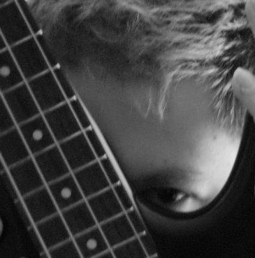 kharlosgs's profile picture. "Tiempo atrás solo hubo oscuridad. Si me preguntas, la luz gana."
Profesor de secundaria. Filósofo en los ratos muertos.