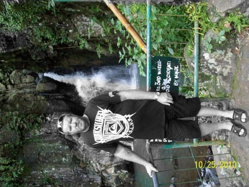 bargs69's profile picture. Live laugh love life is too short for anything else