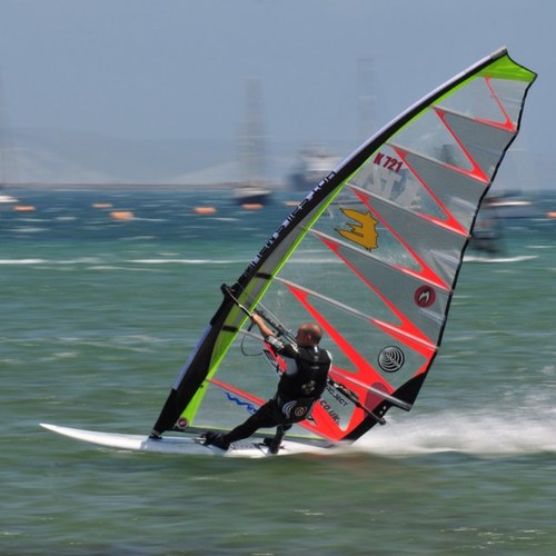 Attempting to bring speedsurfing to the masses