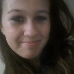 sou tipo assim, chata, feia, meiga, aaa e quero fika loiraa;;quer sabe mais? me segue poww;