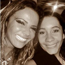 Feito para AMAR muito a nossa RAINHA da alegria, humildade e simplicidade,VIVIANE ARAÚJO ( @araujovivianne ) ! Gata, olha e chora ! NUNCA TE DEIXAREMOS ! S2