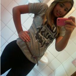 14 anos, ,MiiinhÁ Maior paixão o #Corinthians,mmmt CiumentAa, #tteriiivêL !;* Amiigoos&Faamiilia ousadia&alegriia , ‎ #SOOOOOOLTEIRA