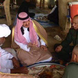 حظي وضعني بين هذا وهذاك & أنا أشهد انه ضرني ما نفعني... سعود بن بندر هذا حسود وذاك باالشين ناويك $$$ لكن عزاي بداخلي عايش بسلم .....مدونة حفيد الجدين