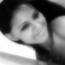 ♫Minha consciência está limpa...Eu não ligo para o que todo mundo pensa Já me livrei desse medo..E eu não tenho que ser, quem você quer que eu seja♫