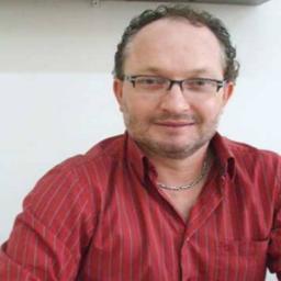 Economista;Especialista em Gestão de Pessoas;Mestre em Desenvolvimento Regional;Professor de Graduação e Pós;Empresário; Assessor e Consultor Financeiro.