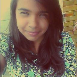 ooi ,todos me chama de vih *-* sou aquariana , 13 anos , prima da @BrunaEmilly1 *-* ,  agora seguee ;*