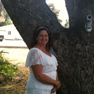 tlf18's profile picture. Wife-Mom-Okie-I love God-the USA-family-animals-Nascar#48-Thunder-OU-country cookin'-sweet tea-sunshine-country music- I guess I'm just lovin' life!!!