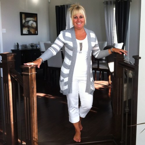 ManonHuneault's profile picture. Fonctionnaire, amoureuse des petits plaisirs de la vie,  j'apprécie les conversations intelligentes.