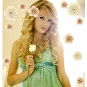 Lauren_Mal's profile picture. Official VampireCovens Lauren Mallory. ROLEPLAY ONLY