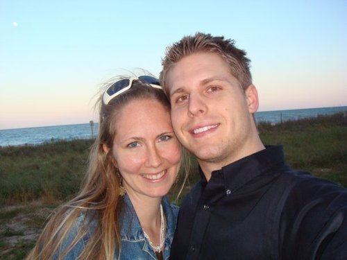 Newlywed couple, internet marketers, roadtripping the US teaching powerful money-making techniques while having TONS of fun!