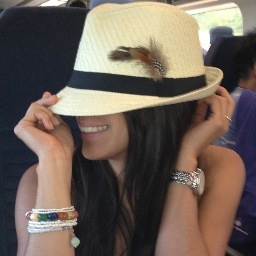 Veronica Londono| A professional | Ecuadorian girl | Working & Living in the UK | Connecting both UK and Ecuador friends.