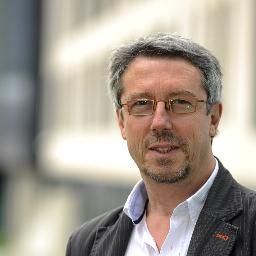 Advocaat, voormalig schepen, thans gemeenteraadslid voor de groene en onafhankelijke fractie en voorzitter sociale huisvestingsmaatschappij EZH