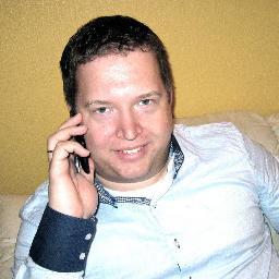Service Coordinator at Halliburton Norway. Favorite football club is Viking FK.