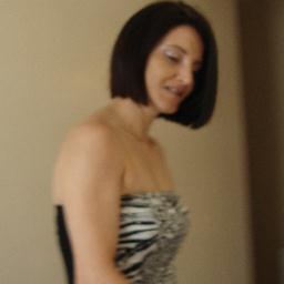 claireabell76's profile picture. Easy going fun loving girl looking for friends who make me smille,Love music but most of all love Usher follow me to find out more ;D x