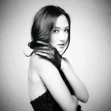 moudymilanka's profile picture. 