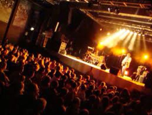 Musicien/groupe On va bientôt s'enregistrer, et on mettra tout sur Twitter ;)