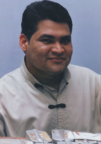 Medico. Egresado de la Academia de MTCH de Beijing-China.