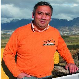 Patagón, dirigente sindical. Candidato a Alcalde por Coyhaique. Casado, dos hijas.
