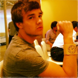It's on like Donkey Kong. x Indo fazer uma twitcam com meu Daddy ;P
Since: 16/07/2012
http://t.co/dZtP6q6Qd0 Gente esse é da @Vovodos1Ds