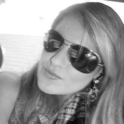 Eu escolho Teu caminho eu vou pagar o preço pois És bem maior e o mundo não vai me afastar de ti♫♪♫