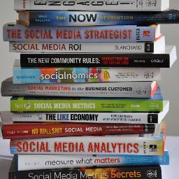 Find the best social media books. I direct you to interviews with writers, bookreviews, podcasts, blogs and websites of books.