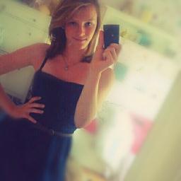 ChatrouletteXx's profile picture. Thats me, in blue ;) I use this acc for people I met and Like on chatroulette (: Keep it classy! Stay yourself! Be true ♥