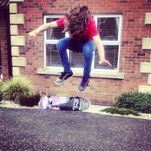 bryano98's profile picture. follow me i follow back :P